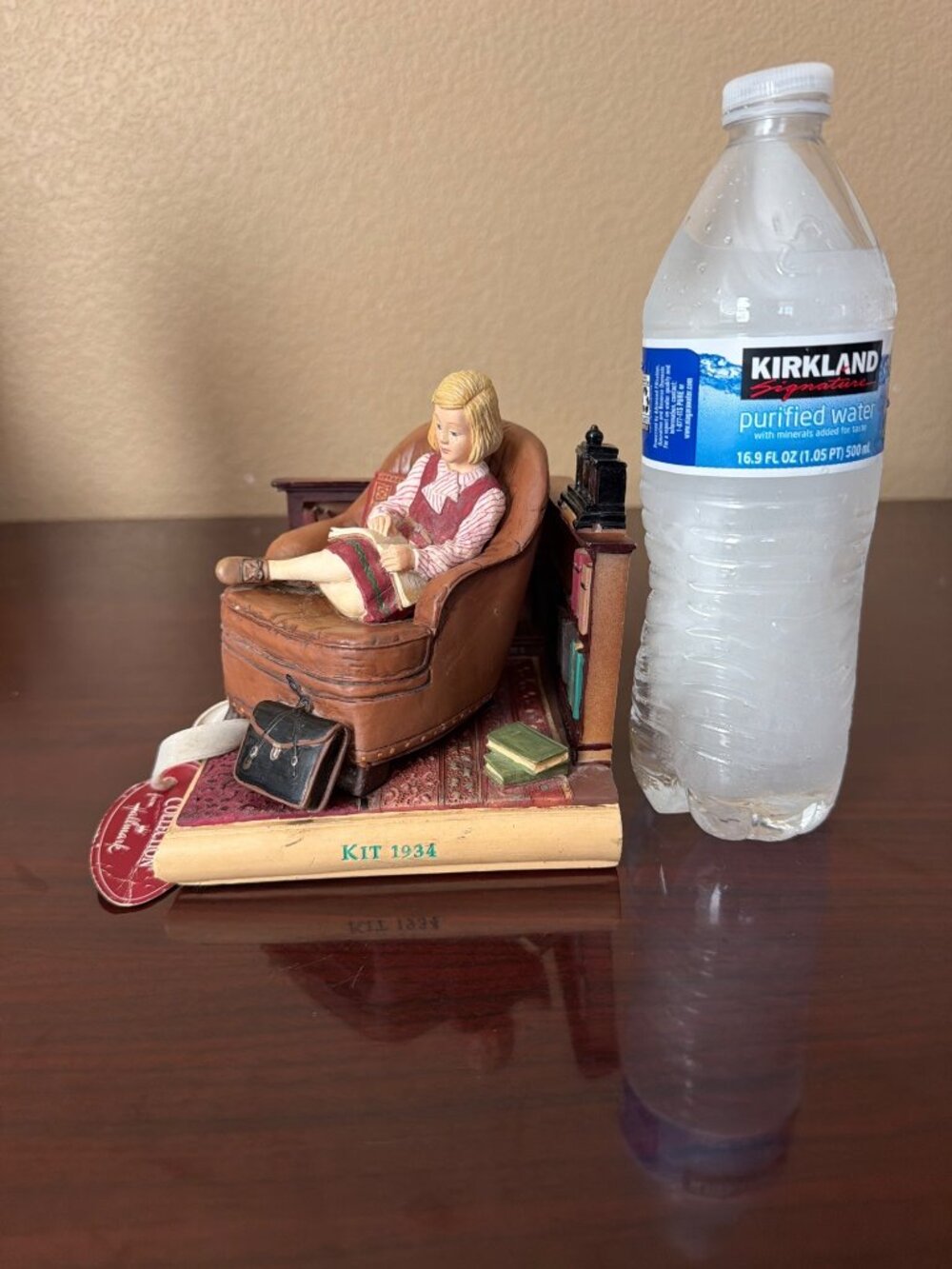 2002 Hallmark American Girl Kit Kittredge 1934 Bookend Resin Figure w/Tag FLAW - Picture 7 of 14